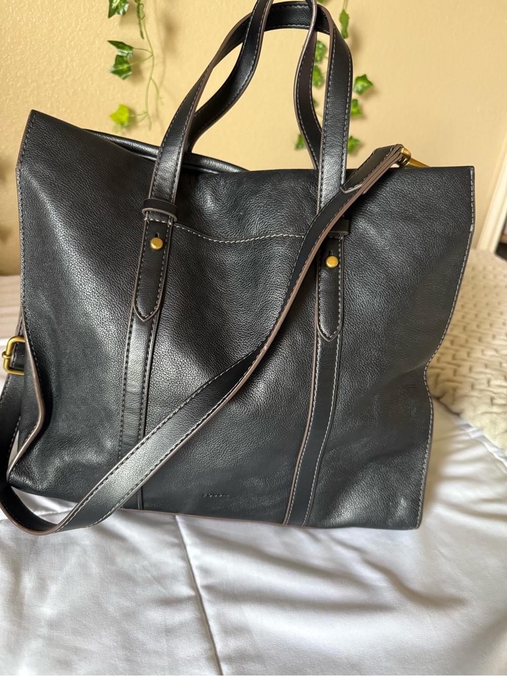 Fossil Black Leather Tote Bag - Classic Everyday Carry